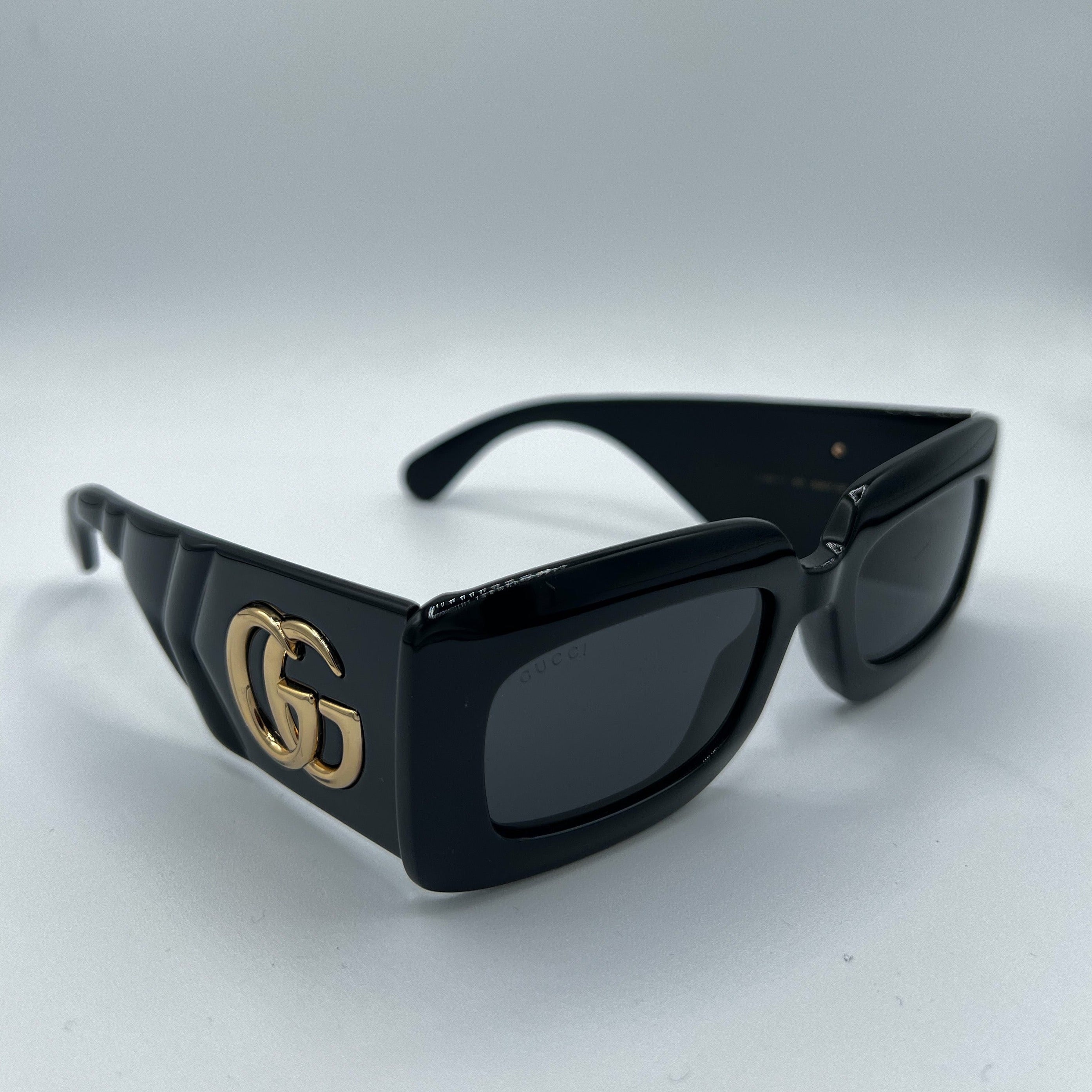 Rectangular-frame sunglasses in black injection